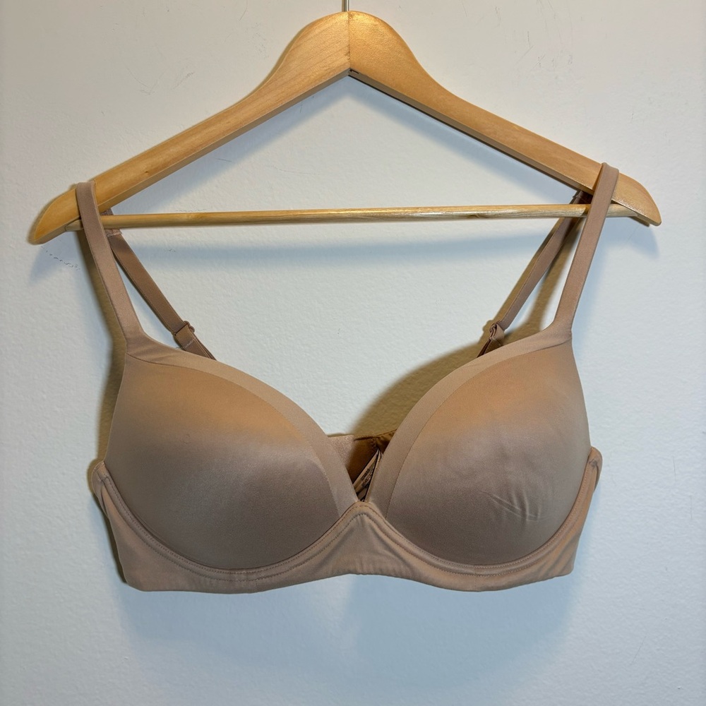 Victoria Secret Nude Tan No Wire Bra 36C Everyday Basics